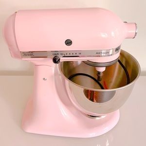 NEW!  Pink KitchenAid Mixer w/Attachments! Limited Edition Color!
